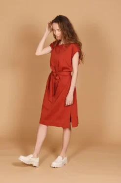 Louna Mekko, Ruosteenpunainen