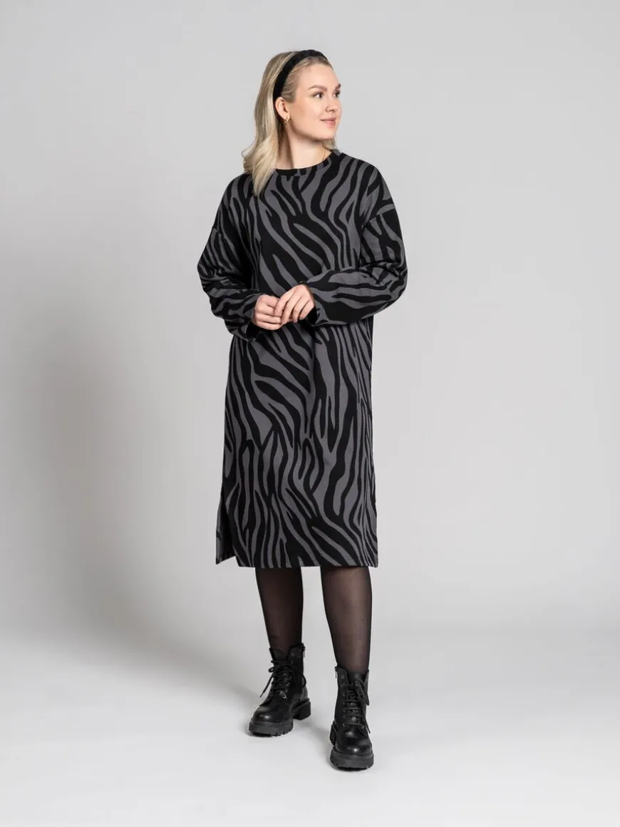 Riva Aallot Mekko