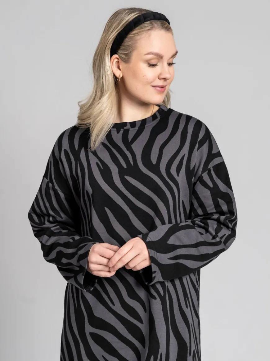 Riva Aallot Mekko